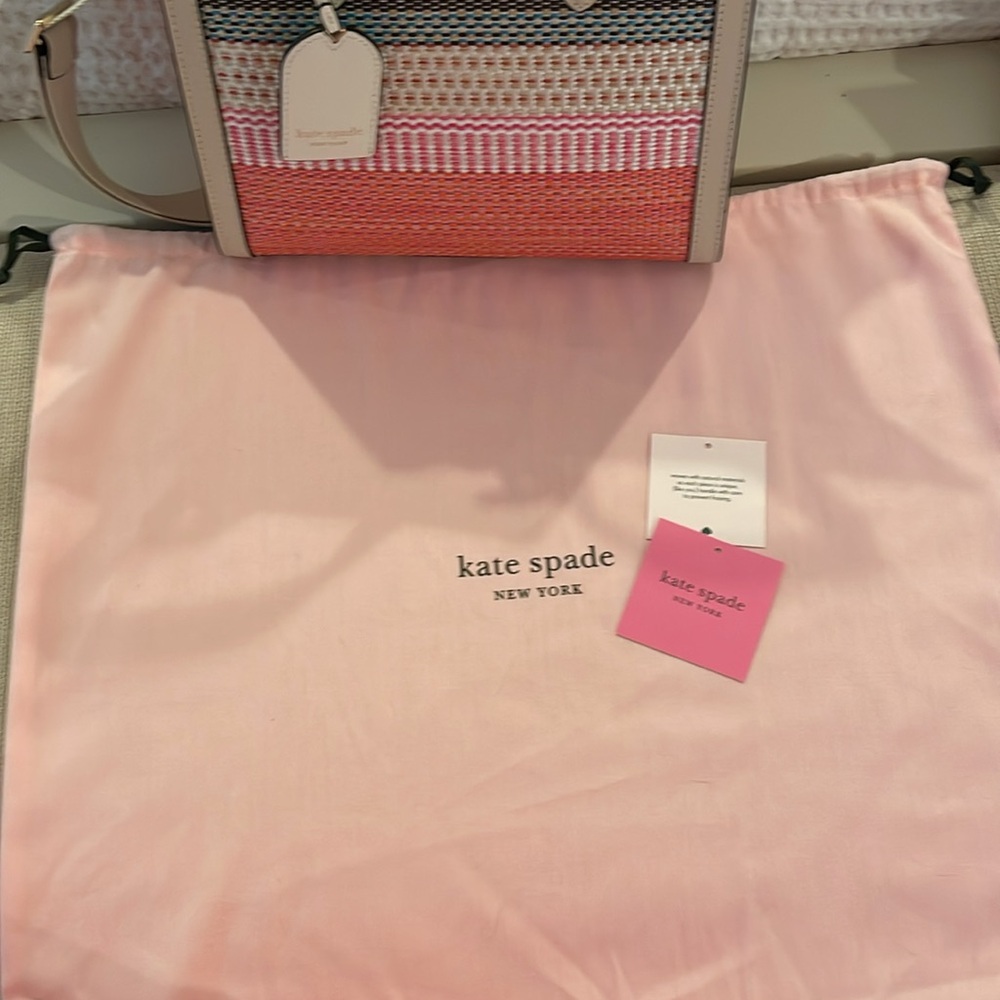Kate Spade Pink and Cream Tote Bag with Elegant Design - Picture 7 of 8